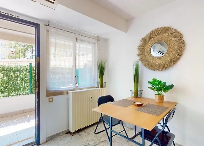 Cosy Near Beaches *
